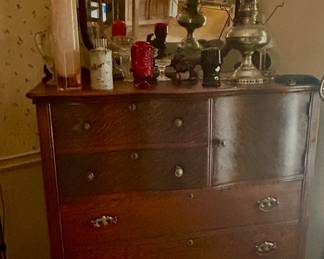 Chest w/ Mirror