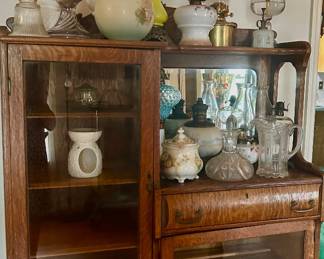 Buffet wth Mirror & Display