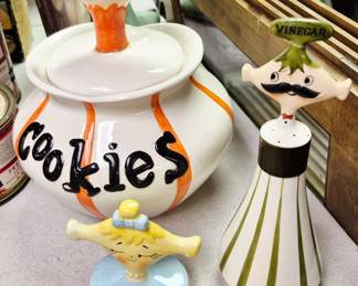Holt Howard cookie jar, vinegar(as is top) and salt and peppers