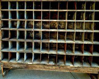 Primitive wood and sign metal (Sweet Lassey)pigeonhole cubby