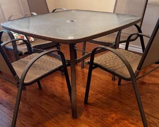 Pato table with 4 Chairs
