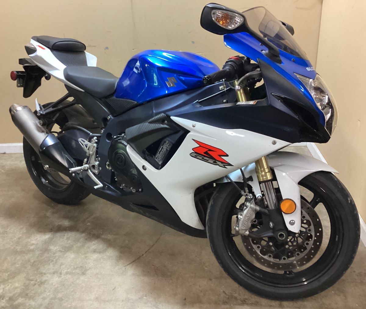 1 - 2011 Suzuki Gsx-r VIN: Js1gr7ma3b2101597 Miles: 14770 Engine: 749cc, IN-LINE 4 CYLINDER Color: BLUE 2011 Suzuki Gsx-r 750 Sport Motorcycle, Tuned & Services In 2022. In Great Condition. Comes With 2 Extra Tires And Bike Stand