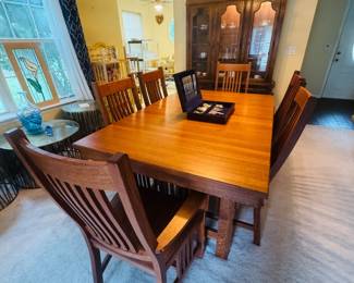 European Wood Classics 7 pc Dining Room. Table, Two hideaway leaves and 6 Chairs