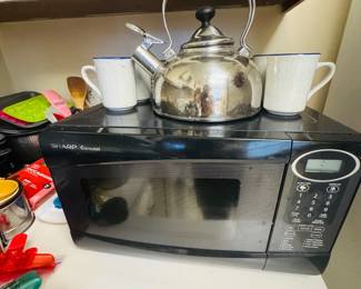 Sharp Microwave, Syracuse Stoneware Cups