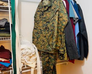 Men's Clothing, Size Large XL 