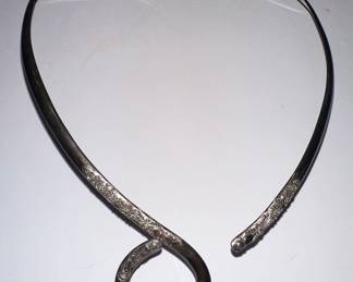 Sarda 925 Sterling Silver Torque Necklace