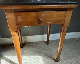 Sheraton Style One Drawer Stand