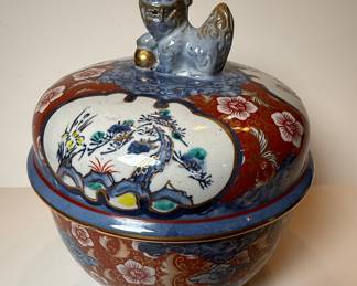Imperial Imari Style Lidded Bowl with Shishi Finial