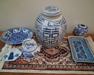 Great assortment of blue and white chinese porcelain