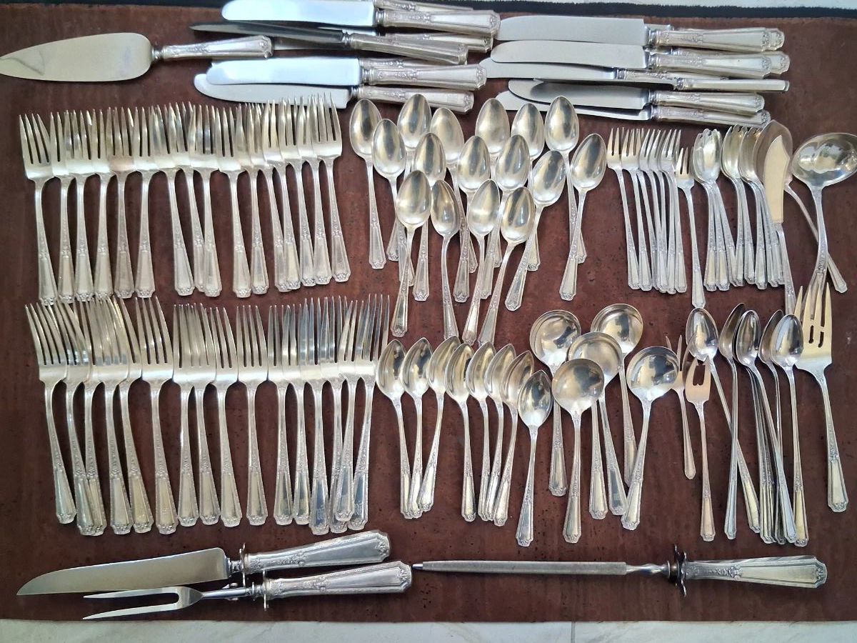 Another HUGE 110 piece Towle Sterling Silver Art deco pattern (weighs over 95 Troy ounces)