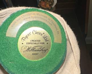 Byers' Choice Williamsburg Exclusive Harvest Couple Carolers