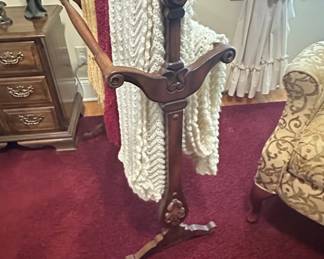 Traditional Style Wooden Quilt Rack