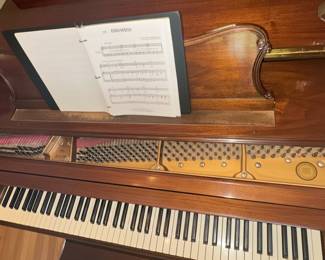 Baldwin Baby Grand Piano Style