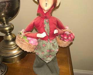 Byers' Choice Caroler - The Cries of London Flower Vendor 1994