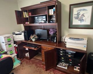 Lexington Furniture Cherry Traditional Style Computer Desk with Hutch