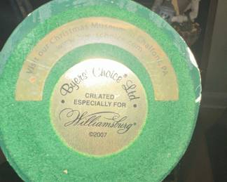 Byers' Choice Williamsburg Exclusive Harvest Couple Carolers