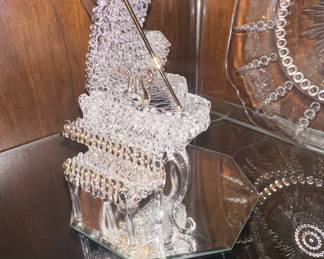 Spun Glass Grand Piano Figurine with Mirrored Base