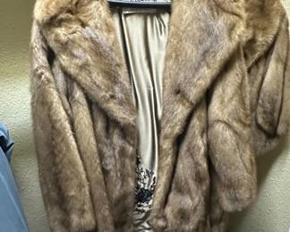 Vola's Exclusive Furriers Mink Fur Coat Style