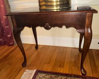 Queen Anne Style Mahogany Side Table with Carved Shell