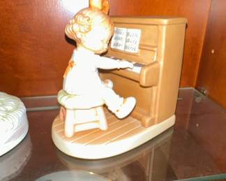Enesco Memories of Yesterday "Here's a Little Song From Me To You" Music Box