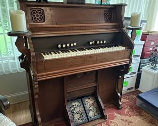 Victorian Style Reed Pump Organ