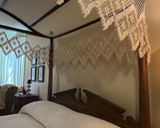 Traditional Style Four-Poster Canopy Bed