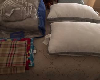  Comforter Set- Blankets- Pillows