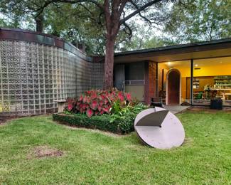 Large outdoor sculpture by Bill Jr