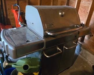 Weber Gas Grill w Side Burner
