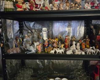 Christmas Figurines & Nativity Sets