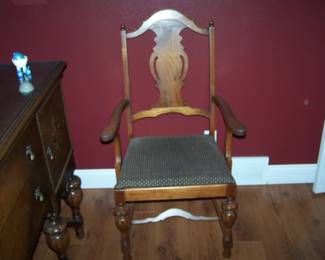 DETAIL OF DINING CHAIR