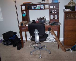 COMPUTER DESK & CHAIR
