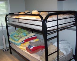 BLACK METAL BUNK BEDS & BEDDING