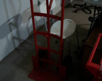 HAND TRUCK