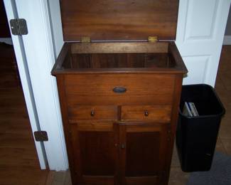 LIFT-TOP CABINET