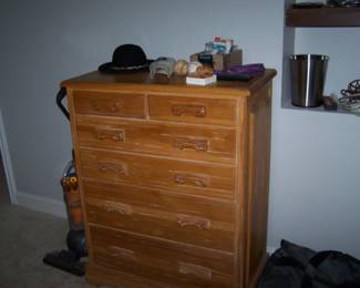 RANCH OAK TALL CHEST