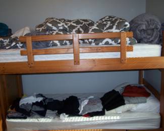 PINE BUNK BEDS & BEDDING