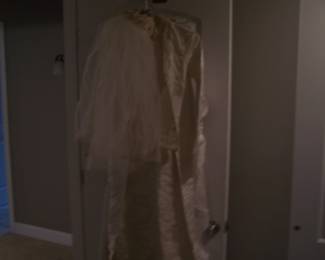 VINTAGE WEDDING DRESS