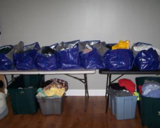 BAGS & TUBS OF CLOTHING