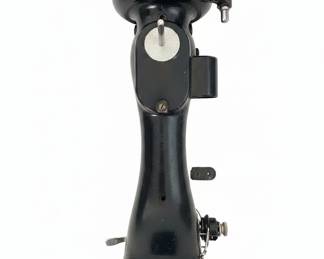 Singer Featherweight Sewing Machine fourth image