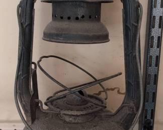 Vintage Dietz Little Wizard Kerosene Lantern