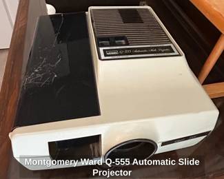 Montgomery Ward Q Automatic Slide Projector second image