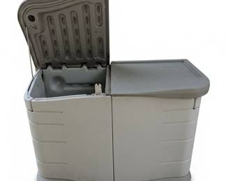 Rubbermaid Horizontal SplitLid Storage Shed second image