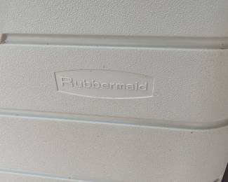 Rubbermaid SplitLid Deck Storage Shed third image