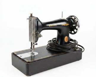 Singer Featherweight Sewing Machine second image