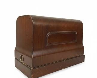 Vintage Singer K Sewing Machine with Bentwood Case