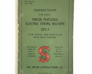 Singer Featherweight Sewing Machine third image