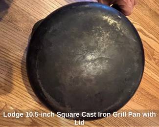 Lodge .inch Square Cast Iron Grill Pan with Lid fifth image