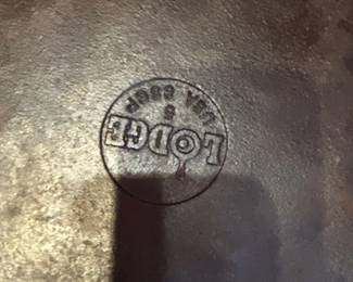 Lodge .inch Square Cast Iron Grill Pan with Lid second image