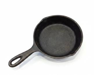 Lodge .inch Square Cast Iron Grill Pan with Lid third image
